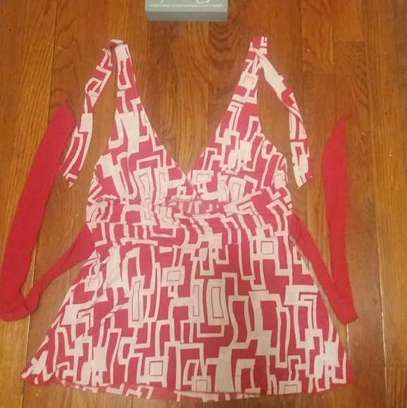 Top - Picture 2 of 3